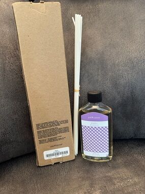 Gold Canyon Reed Diffuser Oil with White Reeds - Giggles Scent